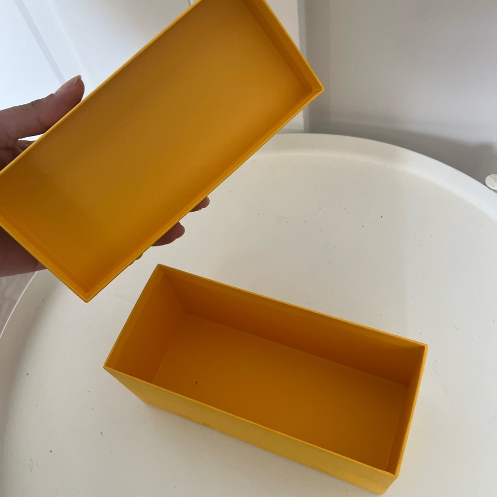 Fendi Yellow Box - Picture 3 of 3